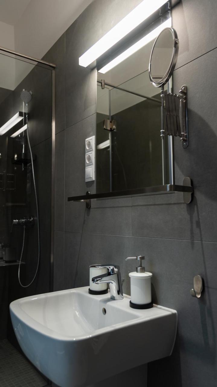 Bpr Downtown Gemstone Apartments Budapest Bagian luar foto